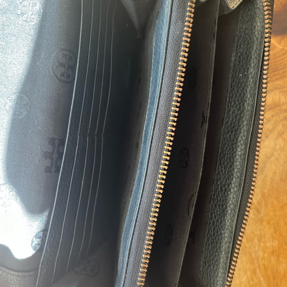 RARE Tory Burch black leather clutch/shoulder bag with gold tone logos and studs - Picture 11 of 11